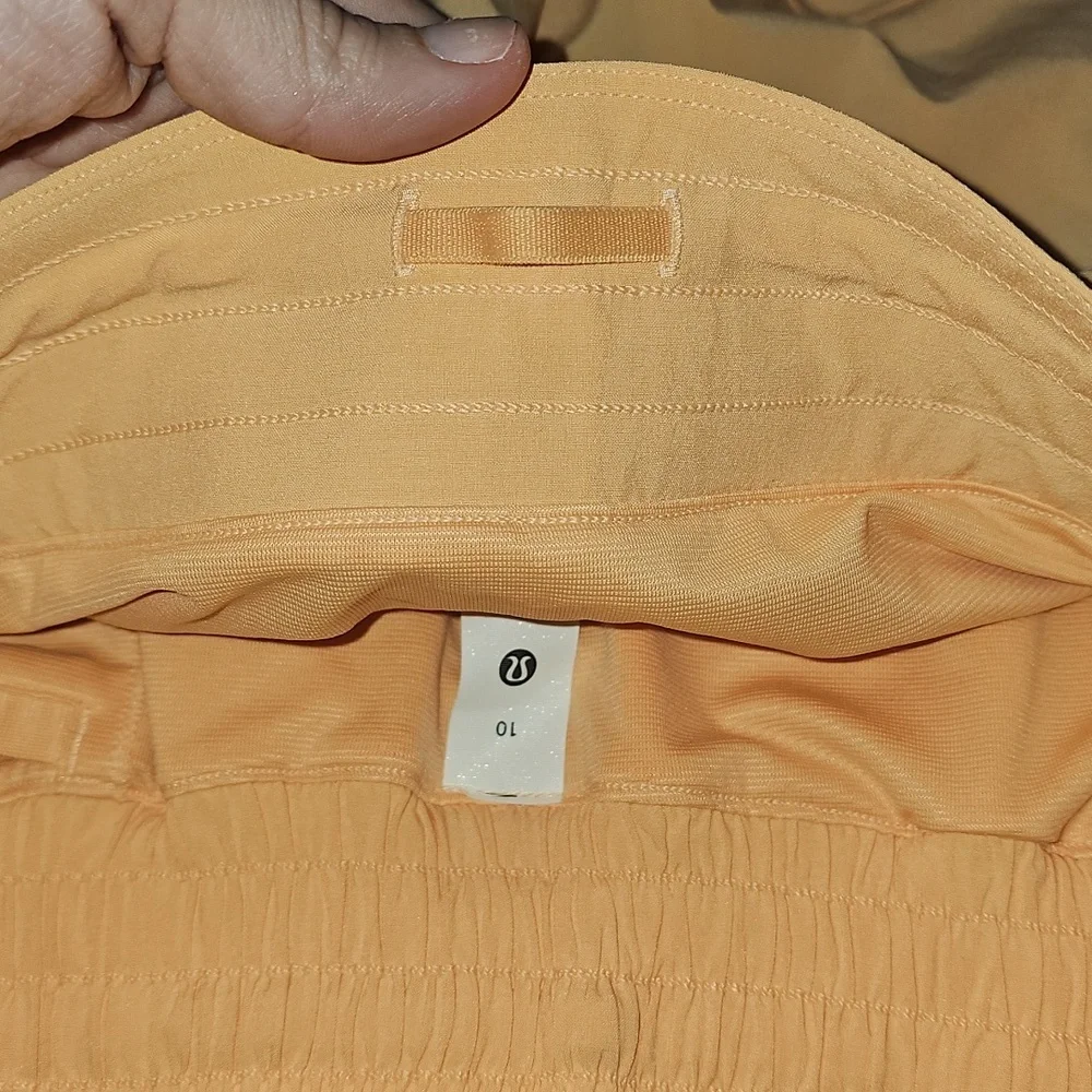 Lululemon Hotty Hot High Rise Short. 2.5" Lined. RKML- Rock Melon!! Sz 10!!! - Picture 6 of 13